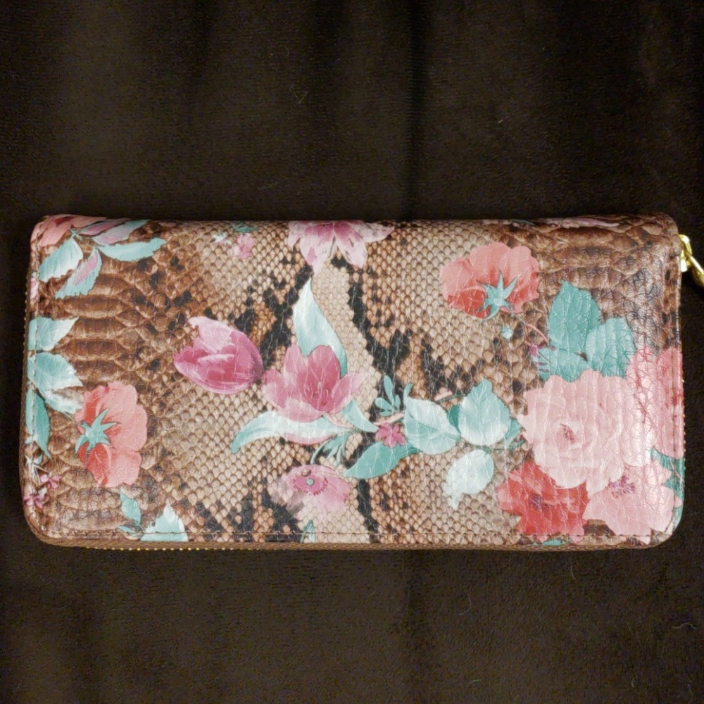 🌈RESTOCKED!Snake Printed with Roses Wallet